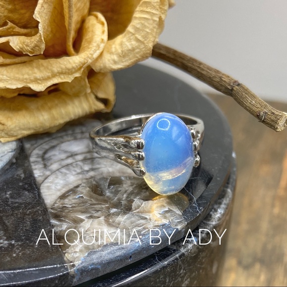 Alquimia Jewelry - blue moonstone silver gem ring